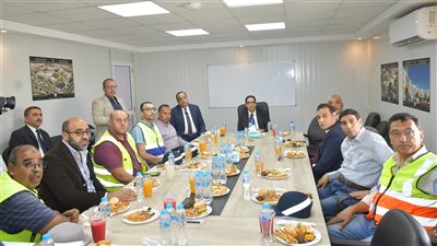 رئيس جامعة القاهرة يتابع تنفيذ الأعمال بالمجمع الطبي للأطفال 