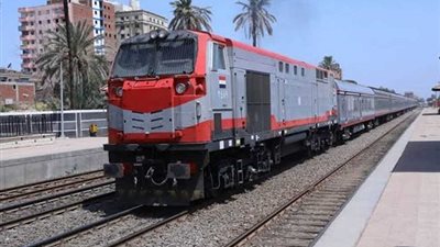 التصريح بدفن جثمان طفل لقي مصرعه أسفل عجلات القطار بالخانكة 