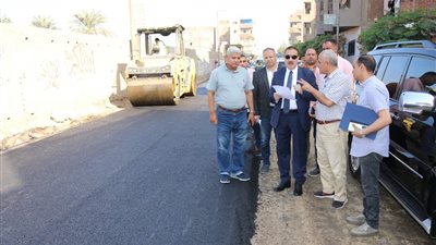 محافظ المنوفية يتفقد أعمال رصف وتطوير طريق أحمد حشمت