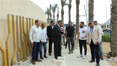 محافظ الجيزة يتابع أعمال إنشاء ساحات الانتظار بالطرق المحيطة للمتحف المصري الكبير