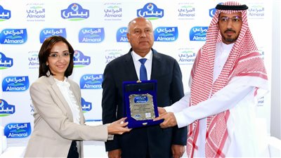 الوزير وعازر يفتتحان عدد 2 خط إنتاج جديد للأجبان بمصنع بيتي 