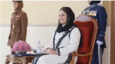 شمس بلادى أغنية بمناسبة يوم المرأة العمانى .. صور 
