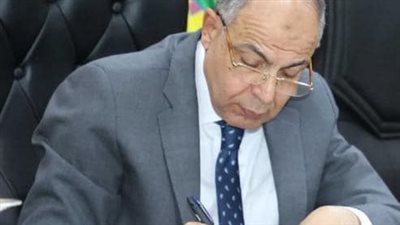 محافظ المنيا يعتمد تعريفة الركوب الجديدة 