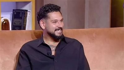 مراتي عارفه إني بحب الراقصات.. أول تعليق لمحمود شاهين بعد عيد ميلاده المثير للجدل