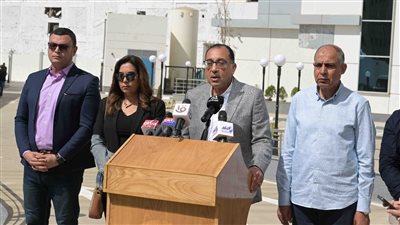 مدبولي: طفرة كبيرة في شبكة الطرق وزيادة تغطية الصرف الصحي