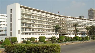 خبير عالمى في طب المخ والأعصاب والقسطرة بالمجمعات الطبية للقوات المسلحة بالمعادي وكوبري القبة