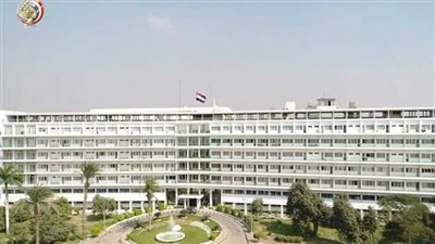 المجمع الطبي للقوات المسلحة بالمعادي يستضيف خبير عالمي في أمراض العضلات والأعصاب الطرفية