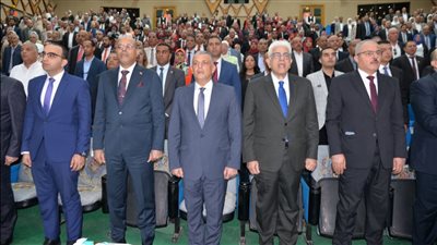 وزير العمل ومحافظ الإسماعيلية يطلقان 