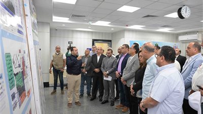 رئيس الوزراء يتفقد مشروع تطوير مستشفى العدوة المركزي
