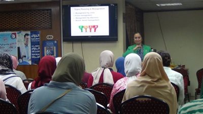 وكيل مديرية الصحة السابق تناقش برنامج القيادات العليا للصيادلة بالإسكندرية