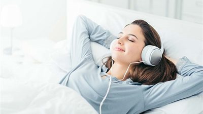 الاستماع للموسيقى يسرع من التعافي بعد العمليات الجراحية.. دراسة تكشف التفاصيل