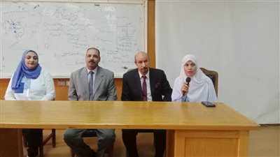 تواصل فعاليات مبادرة (ابدأ مشروعك) بكلية آثارالفيوم 