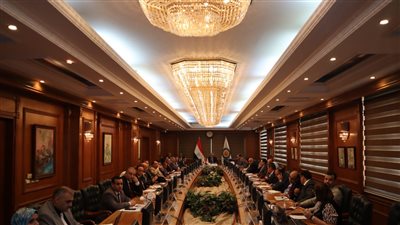 مناقشة برنامج تدريبي لتطوير مهارات المعيدين في الجامعات 