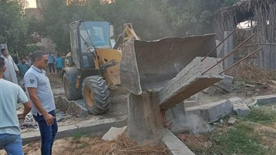 محافظ المنوفية يوجه بإزالة التعديات على الأراضي 