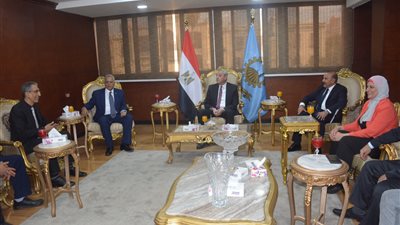 محافظ الغربية يستقبل وفد قطاع الإعلام وكلية الشريعة والقانون بطنطا