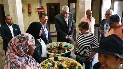 بالورد .. محافظ أسوان الأفواج السياحية المشاركة في  مهرجان تعامد الشمس 