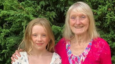 بفضل دورة مدرسية .. فتاة تنقذ جدتها من القاتل الصامت ببريطانيا 