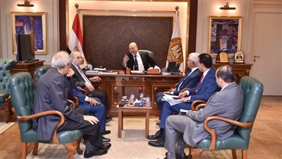 وزير العمل يلتقي وفدًا من الاتحاد المصري لمقاولي التشييد والبناء 