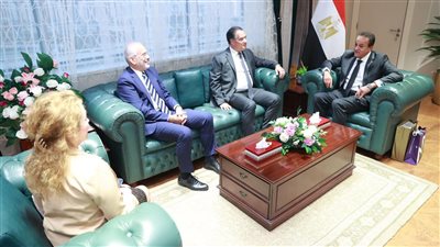  وزير الصحة يستقبل نظيره اليوناني لتعزيز التعاون في مجالات الرعاية الصحية