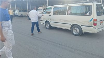  انتظام سير العمل ونقل الطلاب والأهالي بموقف فوه