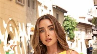 قصير ومكشوف هنا الزاهد بلوك مثير في إسبانيا 