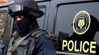 كشف ملابسات مقطع فيديو لقائد سيارة ملاكي يسير 