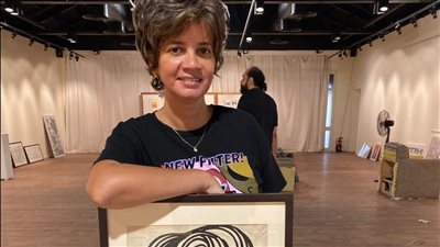 اللمسات الأخيرة لافتتاح معرض 