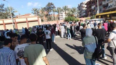 مواقف دمياط في قبضة السائقين والبلطجية.. والأجرة على حسب المزاج