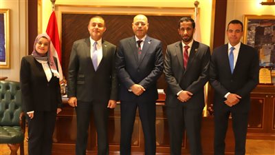 وزير العمل يلتقي السفير القطري لبحث التعاون والتوسع في استقبال العمالة المصرية