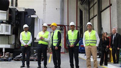 تفاصيل زيارة وزير الإسكان لمصنع 