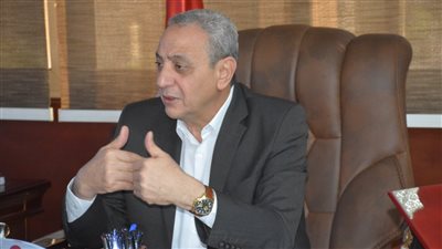 محافظ الغربية يتجول بشوارع قريتي كفر مسعود و كفر خضر ويستجيب لمطالب المواطنين