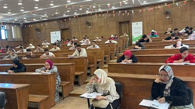 جامعة دمنهور تعقد إختبارات تحديد المستوى  لدورات اللغة الإنجليزية