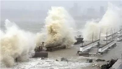 الهند تحذر من إعصار يضرب الساحل الشرقي وبنجلاديش 