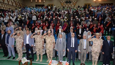 محافظ الإسماعيلية يكرم المحاربين القدامى ومصابي العمليات وأُسر الشهداء من أبناء المحافظة