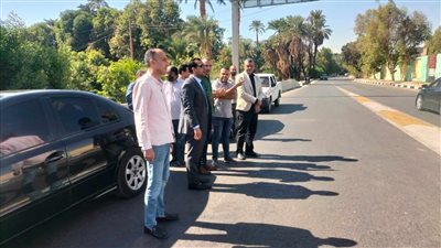  نائب محافظ قنا يُتابع الحركة المرورية بكوبري الرياح العلوي 