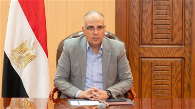 وزير الري يتابع موقف مشروع 