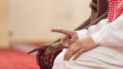 حكم الترتيب بين فريضة الفجر وسنته