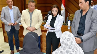 محافظ البحيرة تعقد اللقاء الأسبوعي لخدمة المواطنين