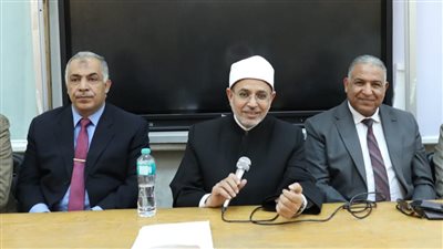 رئيس جامعة الأزهر يتفقد كليات الطب بدمياط 