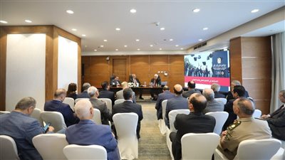 رئيس جامعة القاهرة يستعرض تجربة الجامعة في تنمية مواردها 