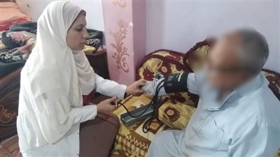 4300 زيارة منزلية لكبار السن وذوي الهمم ضمن مبادرة «بداية جديدة لبناء الإنسان»  