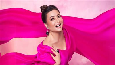 لطيفة تتصدر محركات البحث بعد إعادة غناء 