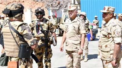 رئيس الأركان يتفقد إجراءات التأمين على الاتجاه الاستراتيجي الجنوبي