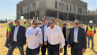 وزير الصحة يتفقد مشروع إنشاء مستشفى العين السخنة للطوارئ