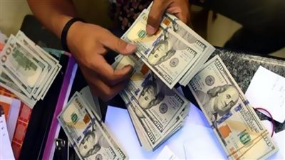  تأجيل محاكمة 35 متهما بالاتجار في النقد الأجنبي