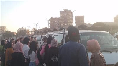   الدفع بـ4 أتوبيسات و75 سرفيس لنقل الأهالي وطلاب دسوق