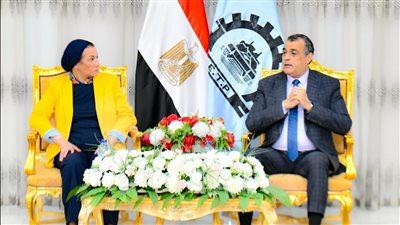 وزيرا الإنتاج الحربي والبيئة يفتتحان مصنع تدوير ألياف الموز 