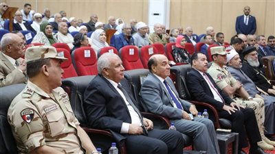 محافظ الوادي الجديد يشهد احتفالية تكريم أُسر الشهداء ومصابي الحرب 