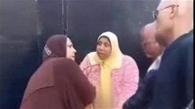 معركة التختة في مدرسة الإسكندرية تثير الجدل.. والمديرية تكشف مفاجأة حول السبب