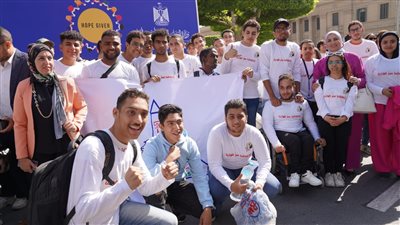 رئيس جامعة عين شمس يقود الطلاب في مبادرة تمكين